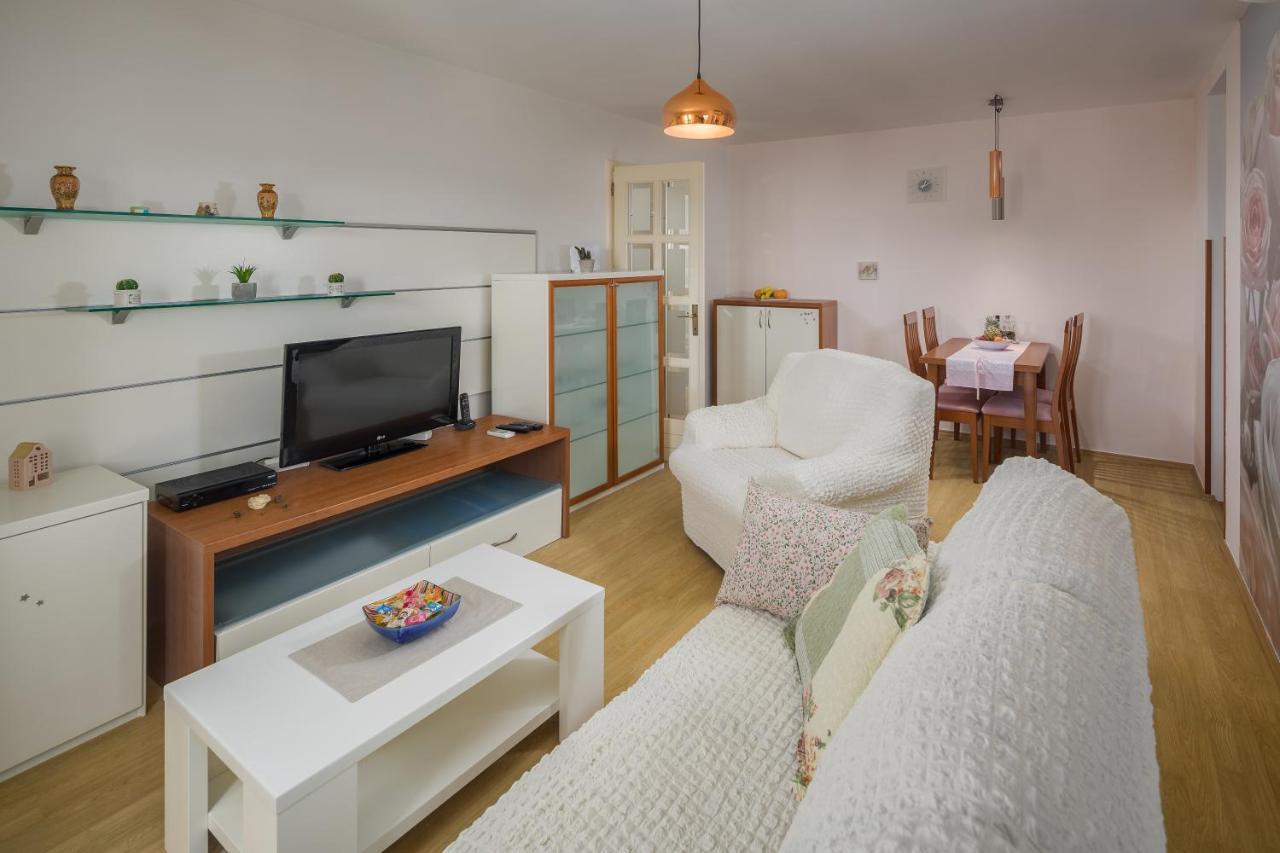Kukci Apartment Bagian luar foto
